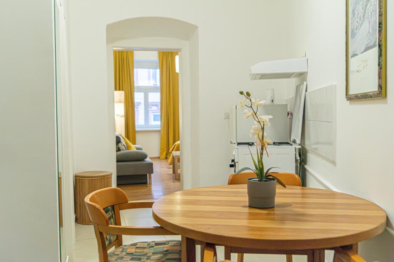 Economy 1Br Apartment Well Connected To The Whole City Vienne Extérieur photo
