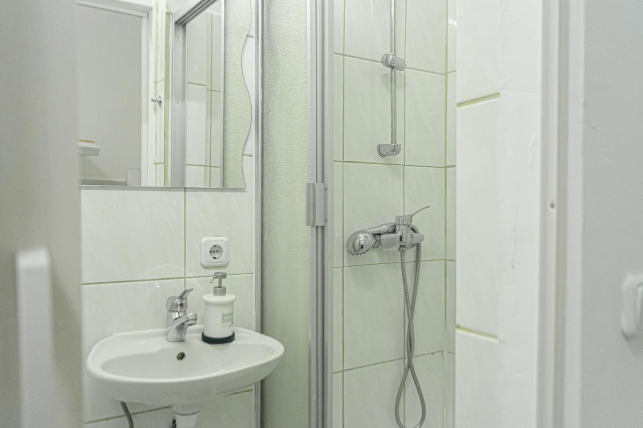 Economy 1Br Apartment Well Connected To The Whole City Vienne Extérieur photo